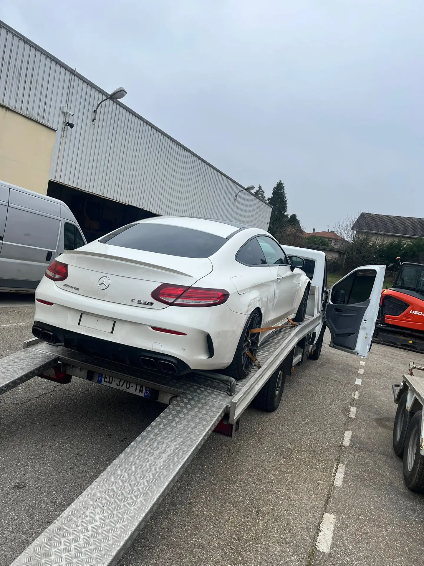 Remorquage de voiture de luxe